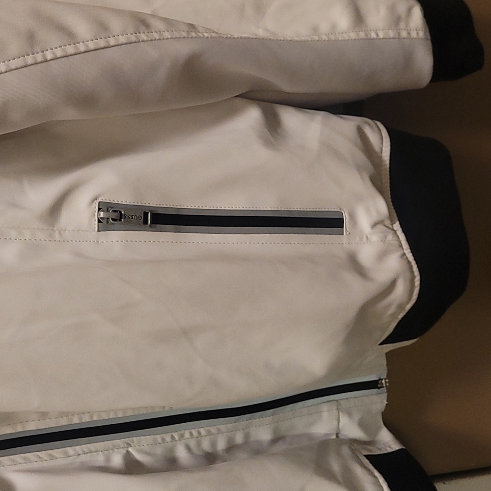 Large guess jacket - Picture 3 of 14